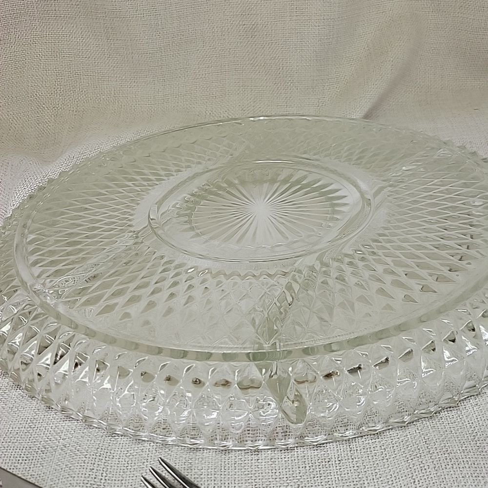‎Indiana Glass Diamond Point 3 Part 12" Relish Tray - Picture 4 of 6